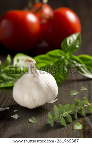 Garlic, Tomato, Basil, and Oregano: Ingredients for Italian Food