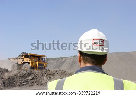 Coal mining. Be careful. Labor safety.