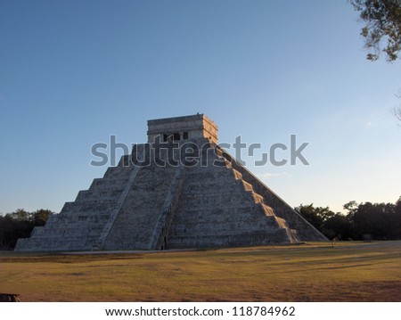 Kukulkan Pyramid, Chichen Itza Mayan Ruins, Riviera Maya, Mexico