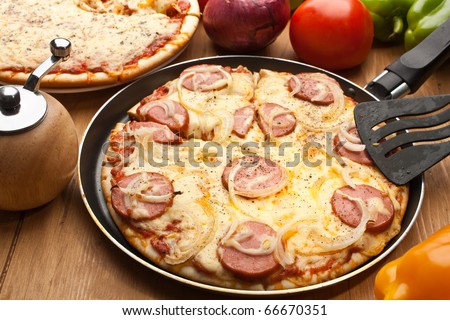 sausage and onion pizza