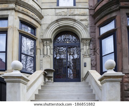 Brownstone Brooklyn Series/Views of classic brownstone homes & exteriors in the Park Slope neighborhood of Brooklyn