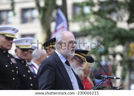 NEW YORK CITY - NOVEMBER 11 2014: the 95th annual Veteran\'s Day parade along Fifth Avenue is the largest Nov 11 celebration in the United States.Muslim cleric addresses audience at Madison Square Park