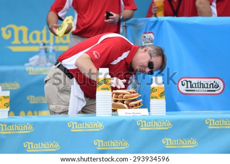 NEW YORK CITY - JULY 4 2015: Nathan\'s Famous held its annual fourth of July hot dog eating contest in Coney Island, Brooklyn. Setting up competitors\' plates
