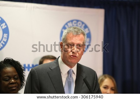 NEW YORK CITY - AUGUST 13 2015: mayor de Blasio & health officials, gathered at Lincoln Medical & Mental Health Center to announce no new cases of Legionnaires\' disease since August 3.