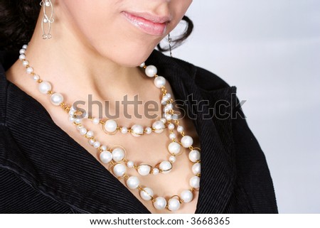 females necklace women beauty girls garland glamour