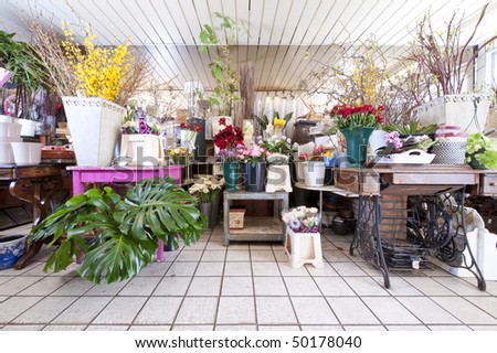 Flower Shops on Flower Shop With Lots Of Different Country Styled Objects And Flowers
