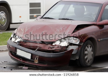 car accident , car destroyed in a accident