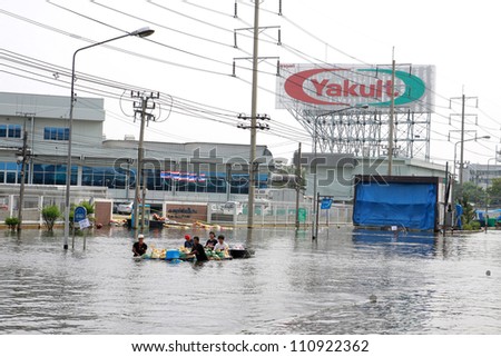 BANGKOK, THAILAND - NOVEMBER 12 : Thai flood hits Central of Thailand, higher water levels expected, during the worst flooding in decades on November 12,2011 Bangkok, Thailand.
