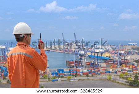 foreman control in connection with Cargo freight ship at harbour