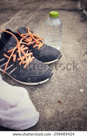 Sport shoes with water drink