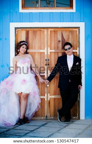The portrait of Thai Bride and groom.