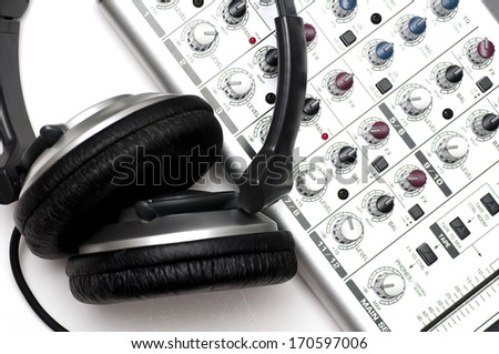 Sound editing, recording equipment\'s; mixer.