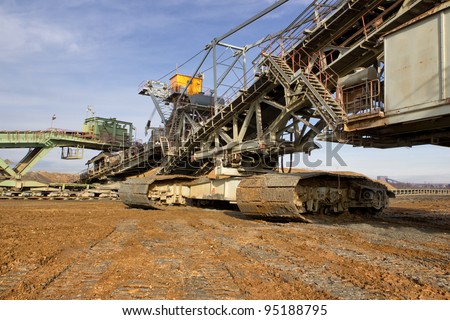 Heavy mining drill machine