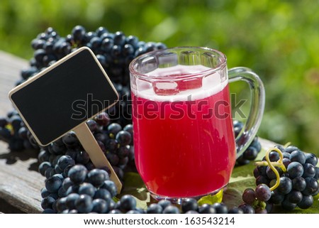 Fruit wine with fresh grapes
