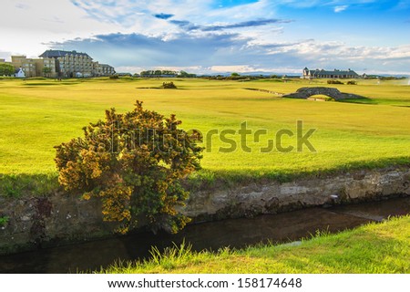 Golf St Andrews old course links, fairway and stone bridge on Hole 18. Fife, Scotland, Uk, Europe.