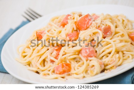 spaghetti with salmon