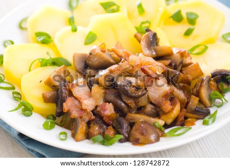 mushrooms and bacon with potatoes
