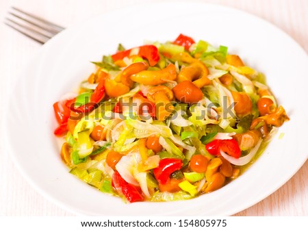Salad with mushrooms