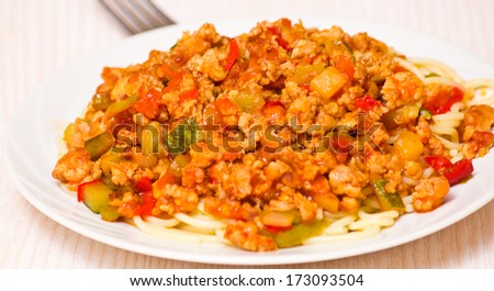 spaghetti with minced meat and vegetables