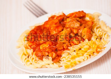 pasta with meat in tomato sauce