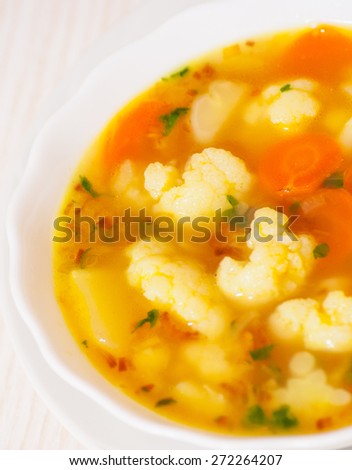 Fresh vegetable cauliflower soup