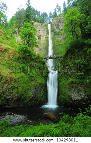 tall waterfall falls near portland, oregon