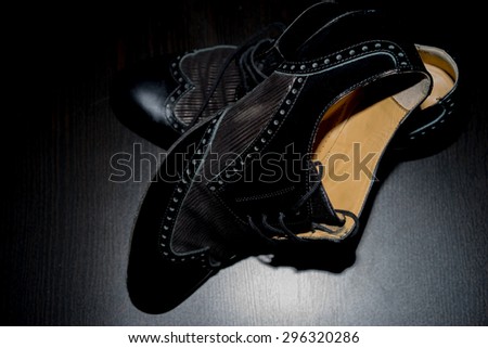 Black dancing shoes for salsa and latin dancing