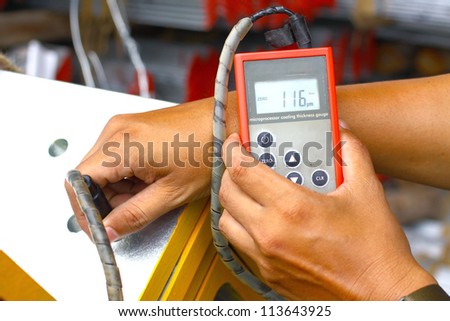 Magnetic thickness gauge for coating of steel galvanized.