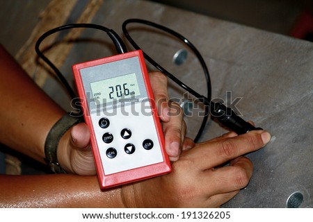 Magnetic thickness gauge for coating of steel galvanized