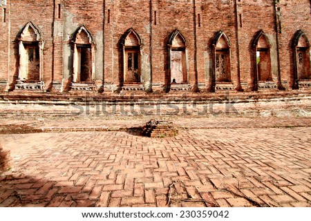 AYUTTHAYA-THAILAND-MAY 13 : Ruins and old brick wall texture at wat kudeedow  temple on May 13, 2014 Ayutthaya Province, Thailand.