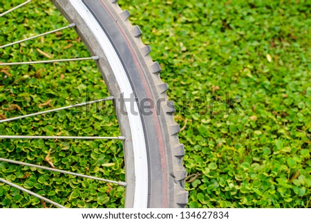 running bicycle tires