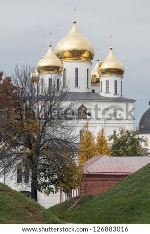 The Cathedral of the Assumption in Dmitrov's kremlin was built in 1509-??1523