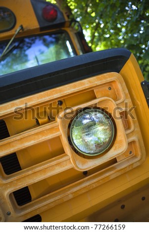 Grille and headlight of an American truck