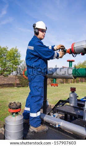 Operator in natural gas production industry Operator in natural gas production industry