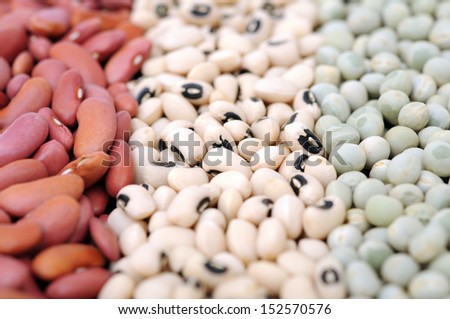 light red, black eyes bean and green pea