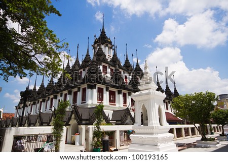 Wat Trimit is the old temple in bangkok. it's located near china town