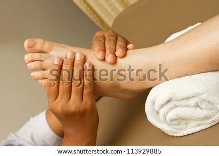 reflexology foot massage, foot spa treatment