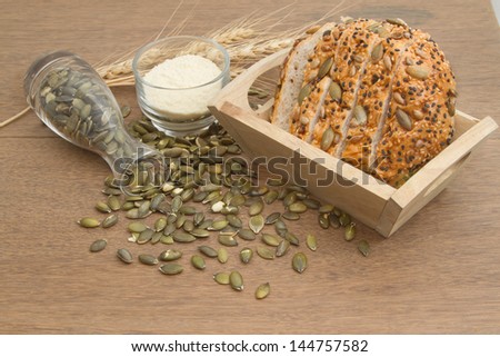 whole wheat bread with pumpkin seed