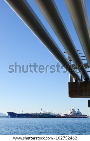 Petroleum shipping pier