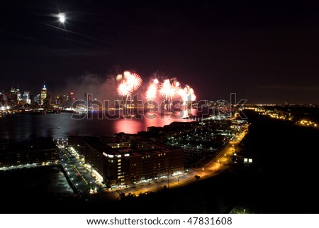 Macy's fireworks on 4th of July 2009. View from New Jersey to Manhattan.
