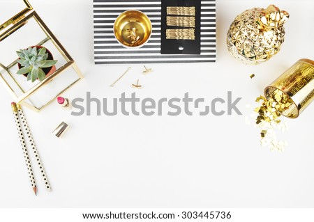 Header website or Hero website, Mockup product view table gold accessories.\
Flat lay