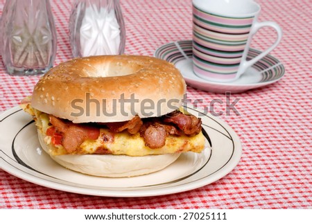 Omelet with bacon sandwich