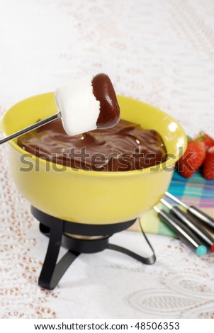 marshmallow and chocolate fruit fondue