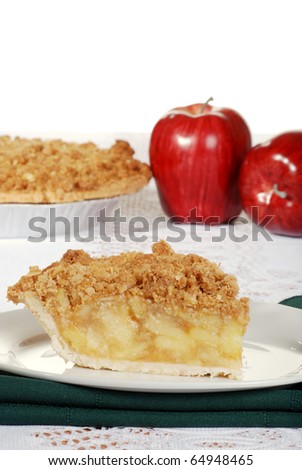 apple crumble with fresh fruit