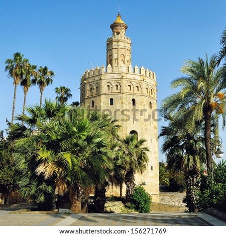 La Torre de Oro (Tower of Gold), was built by the Moors in 13th century. Seville, Andalusia, Spain