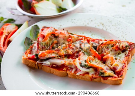 toast pizza. hot and spicy pizza. Happy Meal.