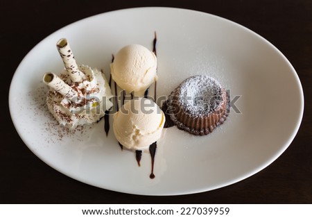 Chocolate fondant with vanilla ice cream, dessert cake
