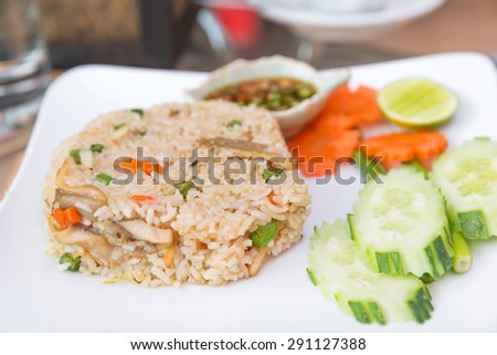 fried rice with lemon and cucumber, fried rice