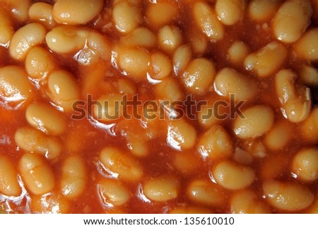 Baked beans in tomato sauce.