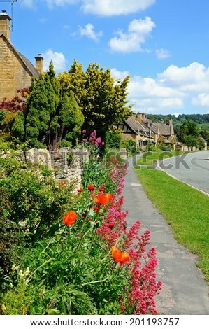 Pretty cottages along High Street, Broadway, Cotswolds, Worcestershire, England, UK, Western Europe.